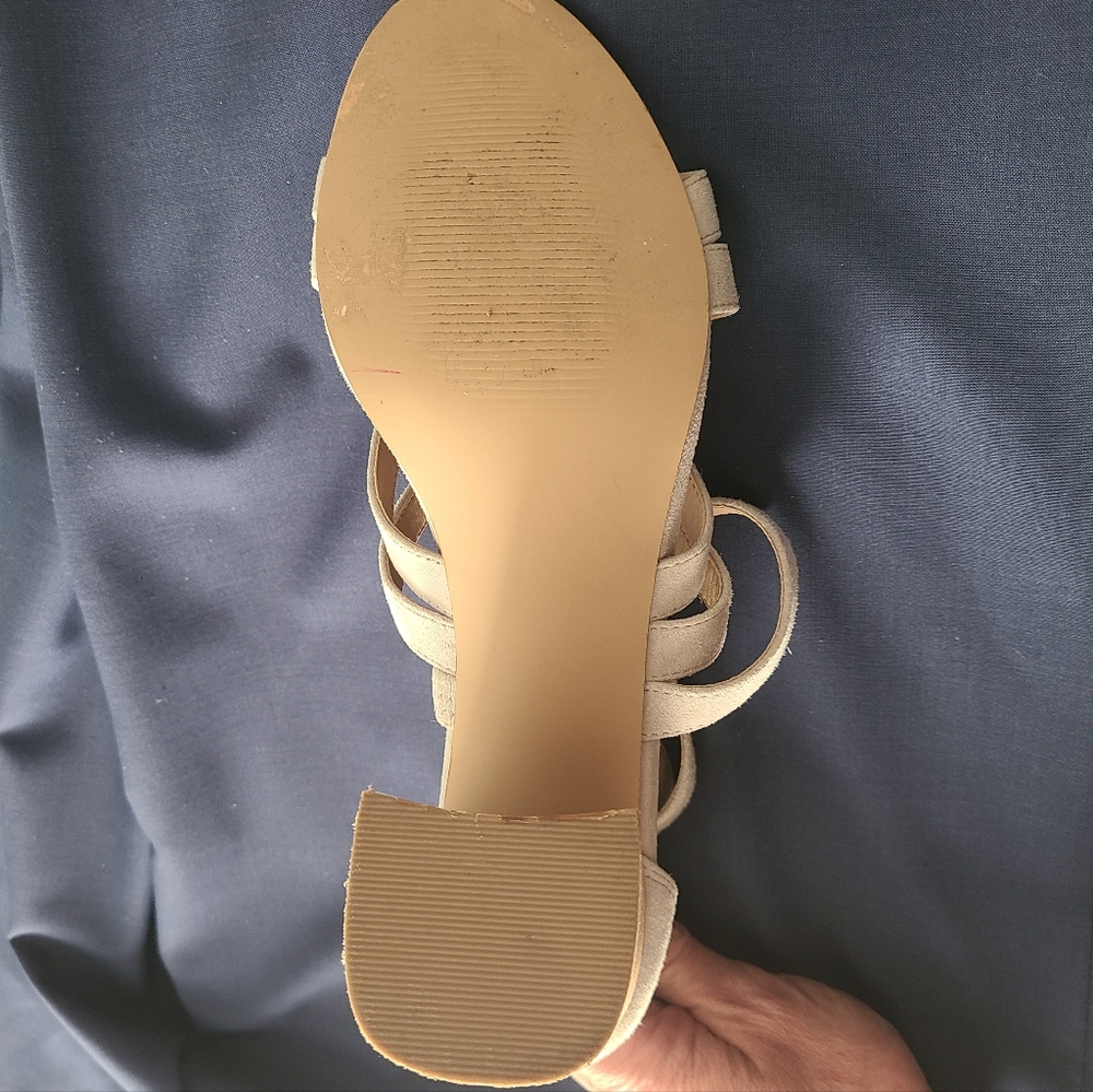 STEVE MADDEN Grey Beige Microsuede 3.5" Block Heel Sandals 11 - Picture 9 of 13